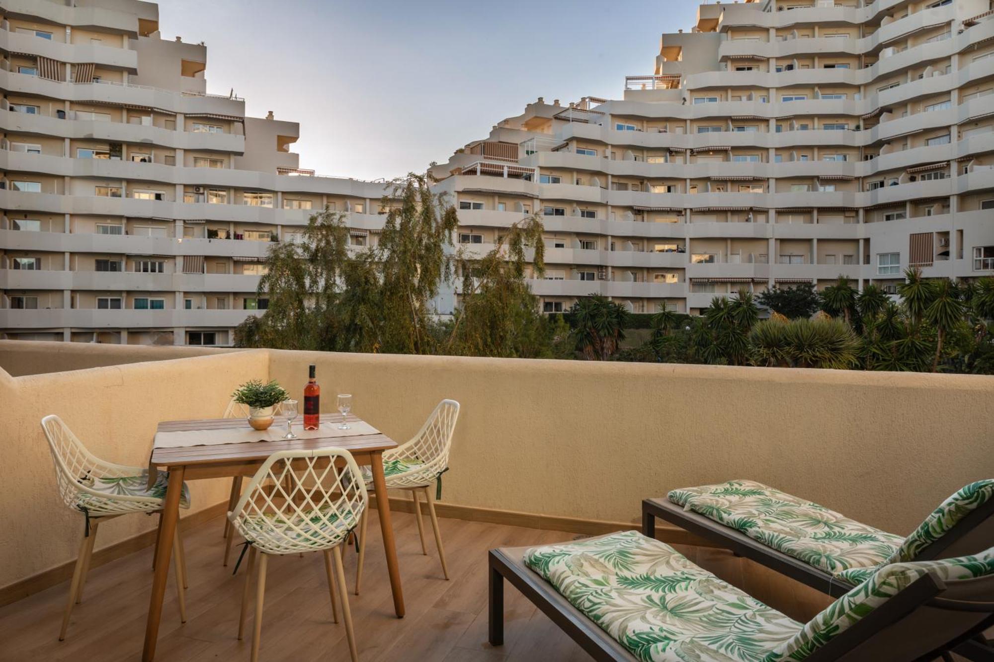 Lejlighed Benalbeach Loft Garden And Sea View